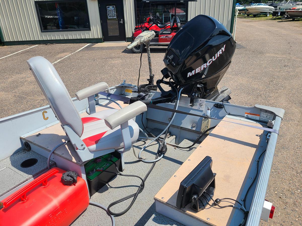 Used 2006 Lund WC-14DLX W/ A 2012 Mercury 25HP Motor & EZ Load'r Roller Trailer