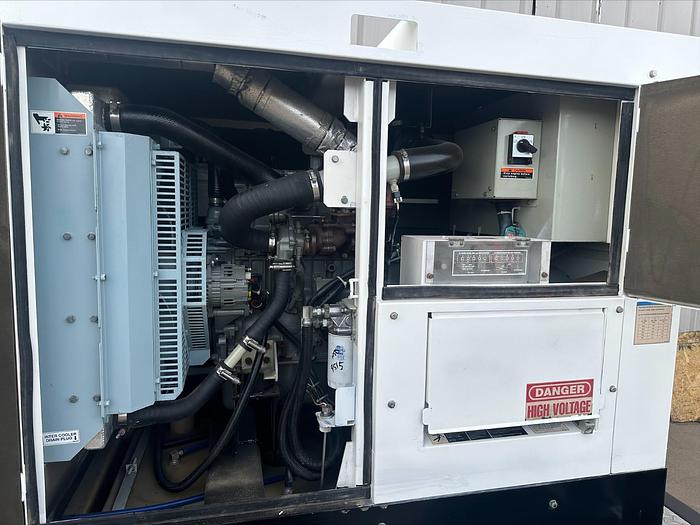 Used MQ MultiQuip WhisperWatt 45 KVA 36 Kw towable generator DCA-45SSIU4F 4422 HRS