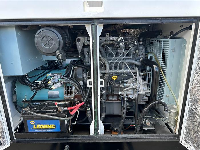 Used MQ MultiQuip WhisperWatt 25 KVA 20 Kw towable generator DCA-25SSIU4F 5222 HRS