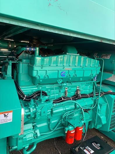 Used Cummins Onan 300 DFCB 300 Kw Diesel Standby Generator SUPER CLEAN! 855 HOURS!