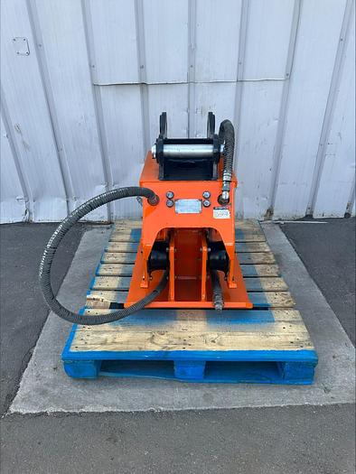 Used NPK C4C Excavator Vibratory Plate Compactor Attachment