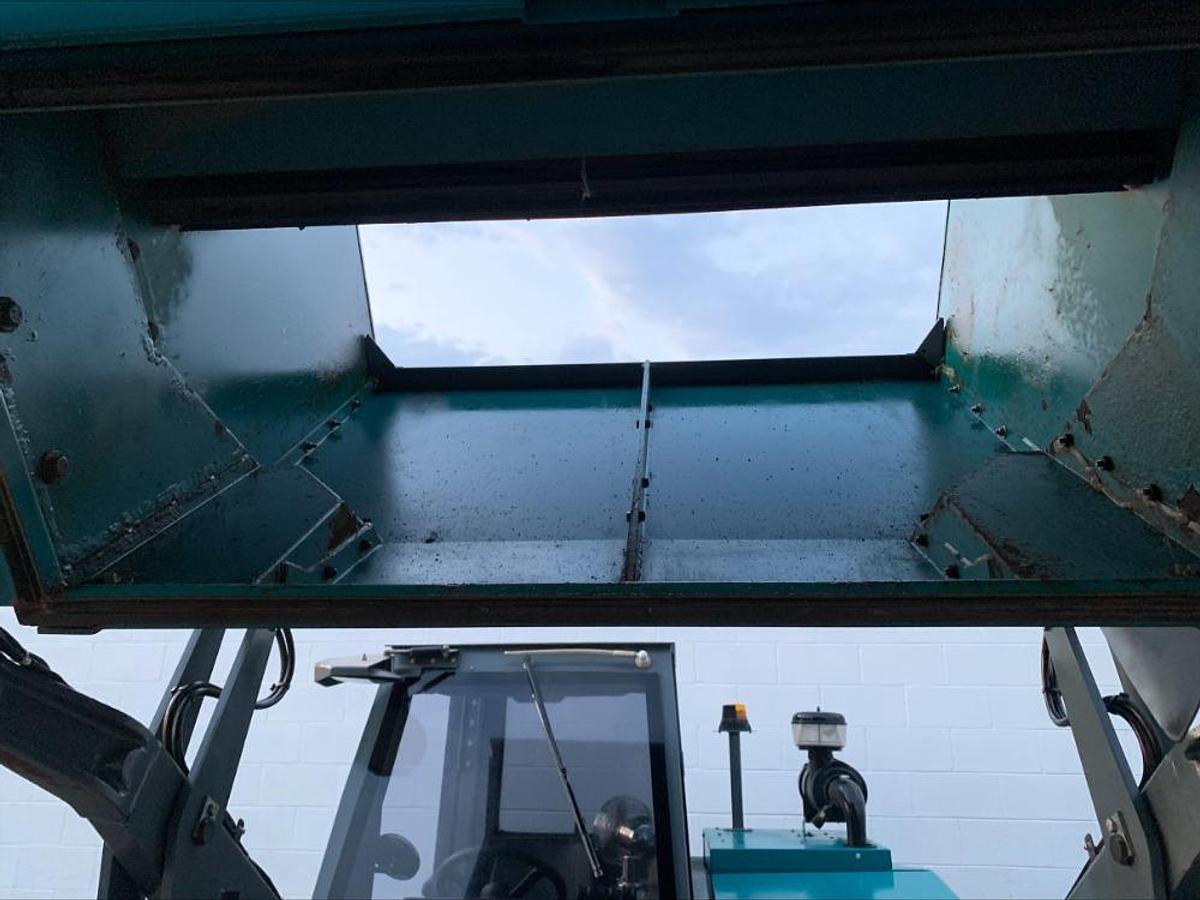 Used 2017 Tennant 800 Ride On Floor Parking Lot Sweeper w Cab Heat 448 Hrs