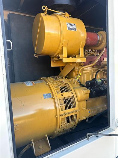 Used Caterpillar Cat XQ200 200 Kw 1&3 Phase Towable Diesel Generator 3853 Hrs