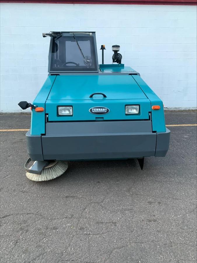 Used 2017 Tennant 800 Ride On Floor Parking Lot Sweeper w Cab Heat 448 Hrs