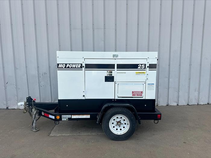 Used MQ MultiQuip WhisperWatt 25 KVA 20 Kw towable generator DCA-25SSIU4F 2487 HRS