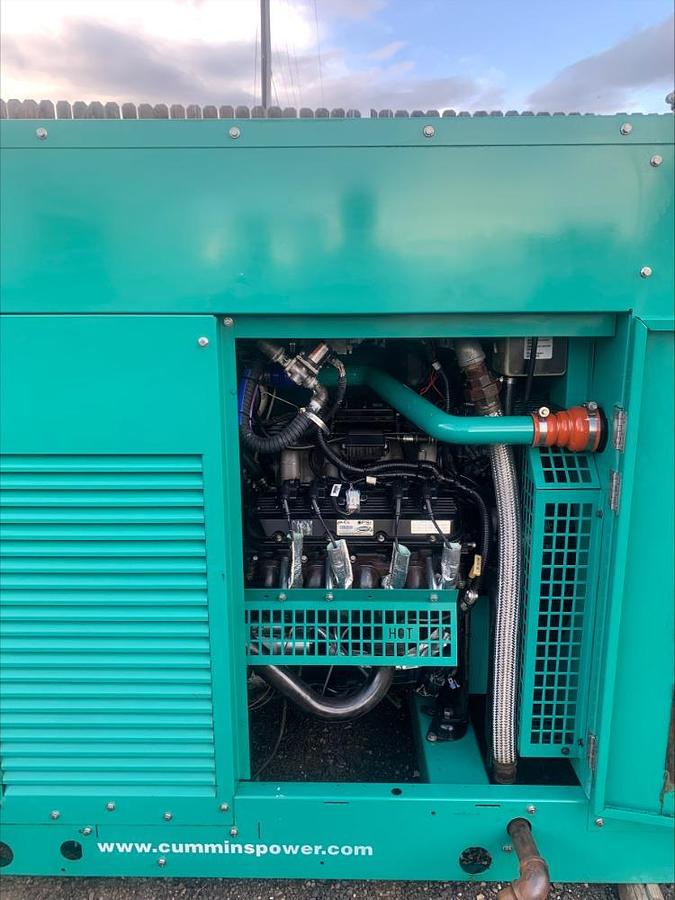 Used 2010 Cummins Onan GGLB 150 Kw Natural Gas or Propane Standby Generator