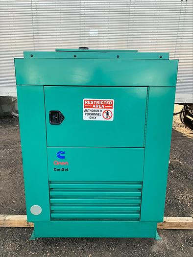 Used Cummins Onan 300 DFCB 300 Kw Diesel Standby Generator SUPER CLEAN! 855 HOURS!