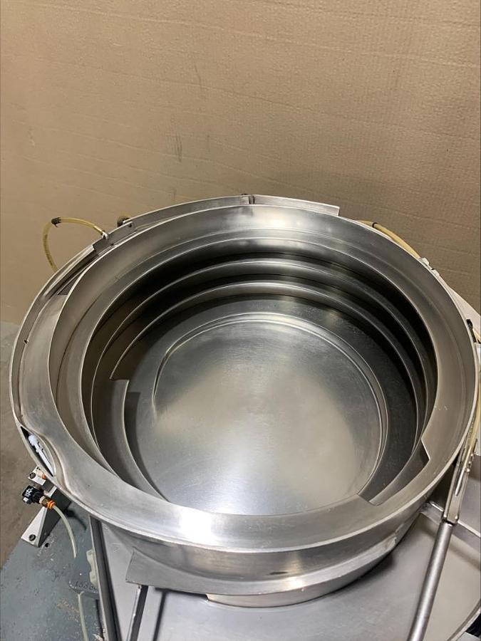 Used California Vibratory Feeder IN060 16" Feeding System