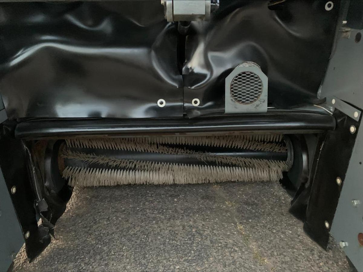 Used 2017 Tennant 800 Ride On Floor Parking Lot Sweeper w Cab Heat 448 Hrs