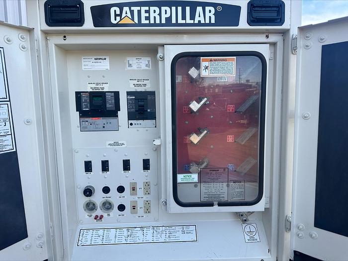 Used Caterpillar Cat XQ200 200 Kw 1&3 Phase Towable Diesel Generator 3853 Hrs