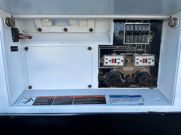 Used MQ MultiQuip WhisperWatt 25 KVA 20 Kw towable generator DCA-25SSIU4F 2841 HRS