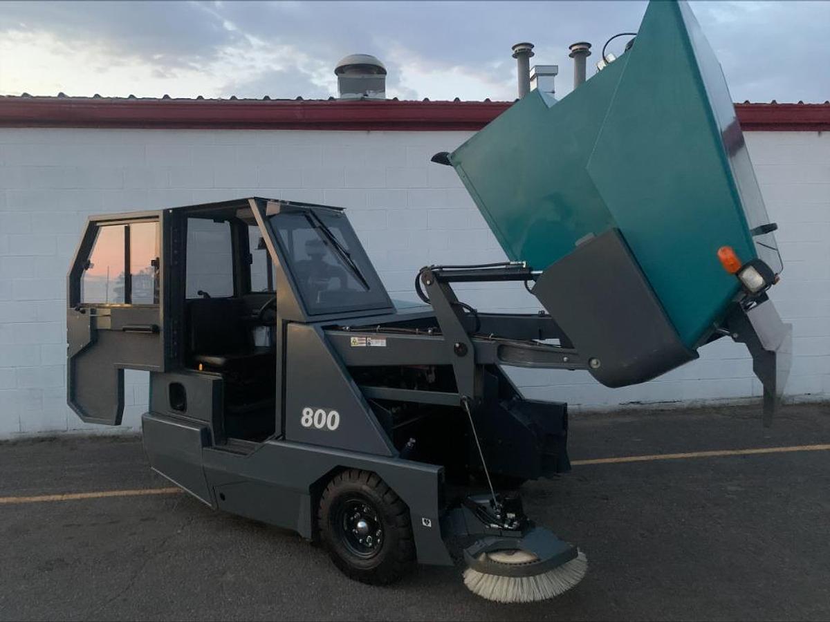 Used 2017 Tennant 800 Ride On Floor Parking Lot Sweeper w Cab Heat 448 Hrs