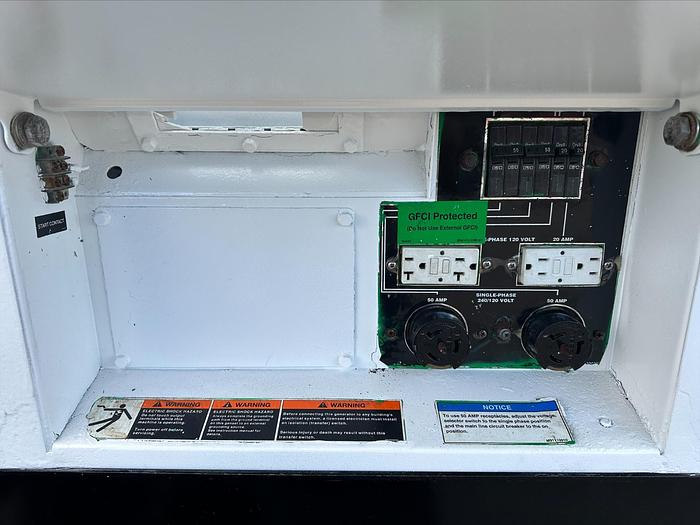 Used MQ MultiQuip WhisperWatt 25 KVA 20 Kw towable generator DCA-25SSIU4F 5222 HRS