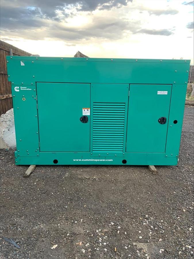 Used 2010 Cummins Onan GGLB 150 Kw Natural Gas or Propane Standby Generator