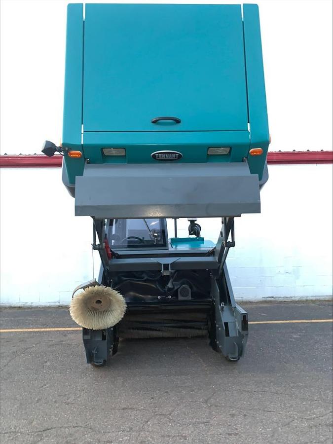 Used 2017 Tennant 800 Ride On Floor Parking Lot Sweeper w Cab Heat 448 Hrs
