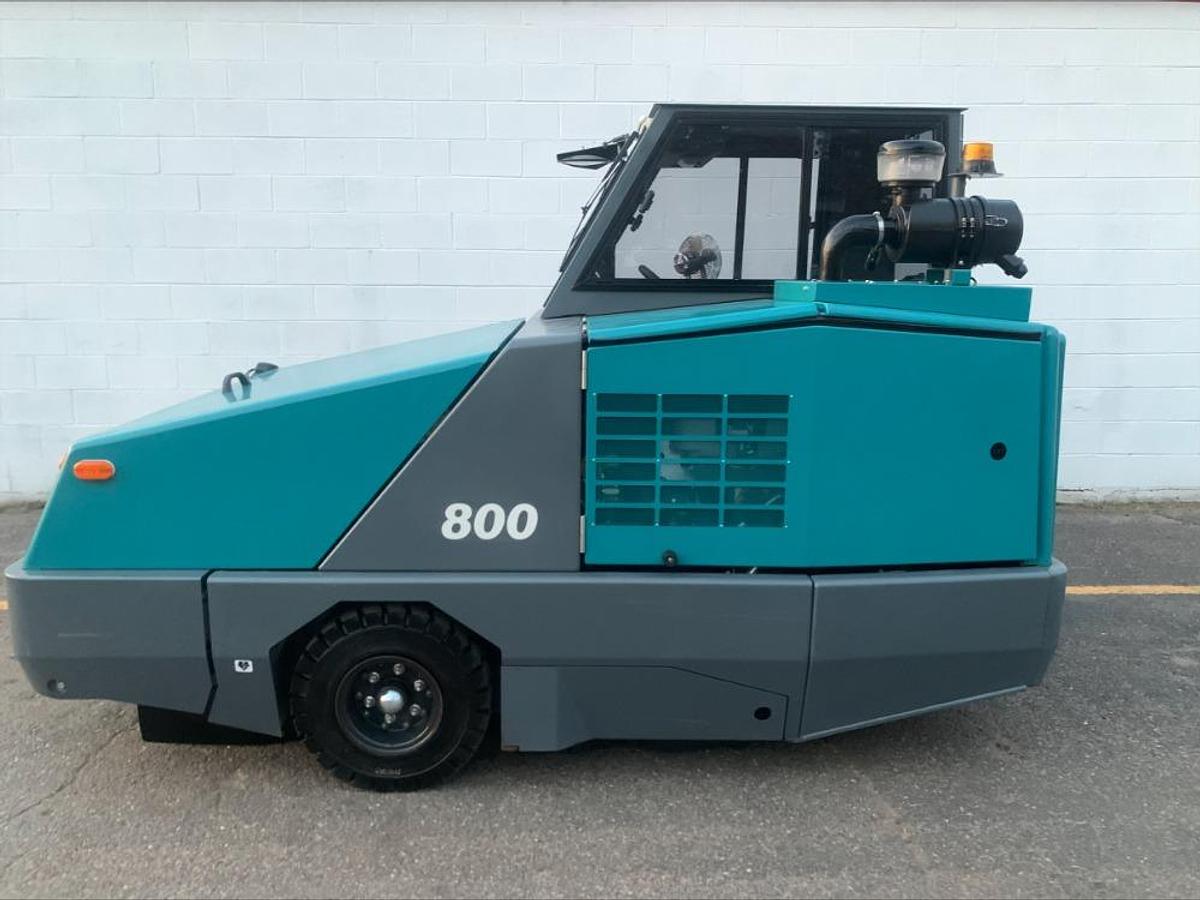 Used 2017 Tennant 800 Ride On Floor Parking Lot Sweeper w Cab Heat 448 Hrs