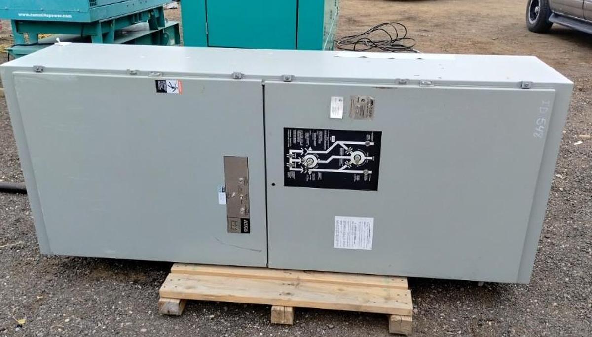 Used Cummins Onan 350DFCC 350 Kw Diesel Standby or Prime Generator w ATS Switch 775 Hrs