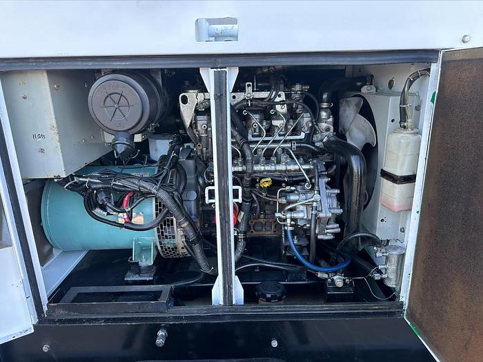 Used MQ MultiQuip WhisperWatt 25 KVA 20 Kw towable generator DCA-25SSIU4F 2841 HRS