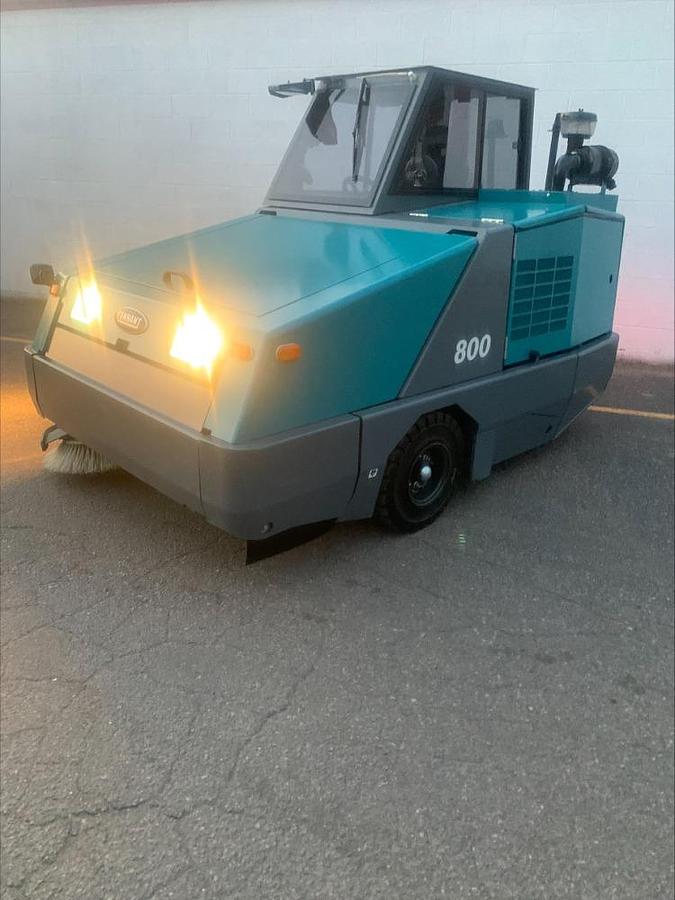 Used 2017 Tennant 800 Ride On Floor Parking Lot Sweeper w Cab Heat 448 Hrs