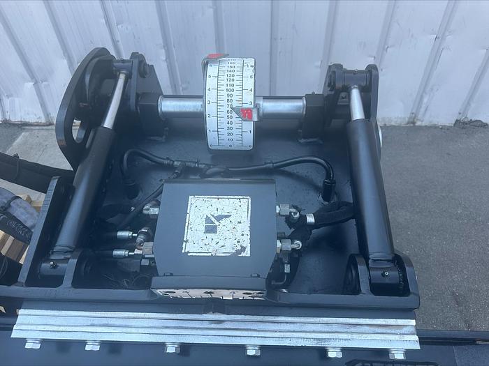 Used 2011 Caterpillar Cat PC206 24" skid steer asphalt planer milling attachment 5 Line