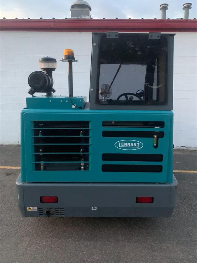 Used 2017 Tennant 800 Ride On Floor Parking Lot Sweeper w Cab Heat 448 Hrs