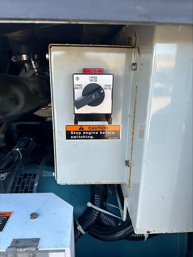 Used MQ MultiQuip WhisperWatt 25 KVA 20 Kw towable generator DCA-25SSIU4F 2841 HRS