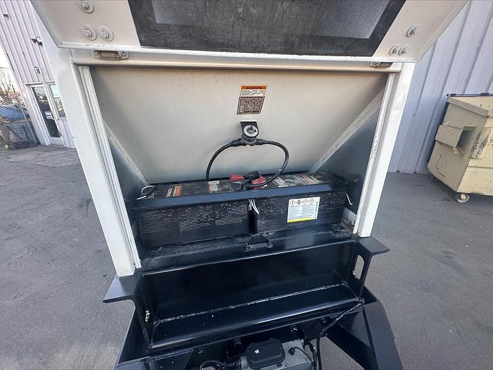 Used Caterpillar Cat XQ200 200 Kw 1&3 Phase Towable Diesel Generator 3853 Hrs