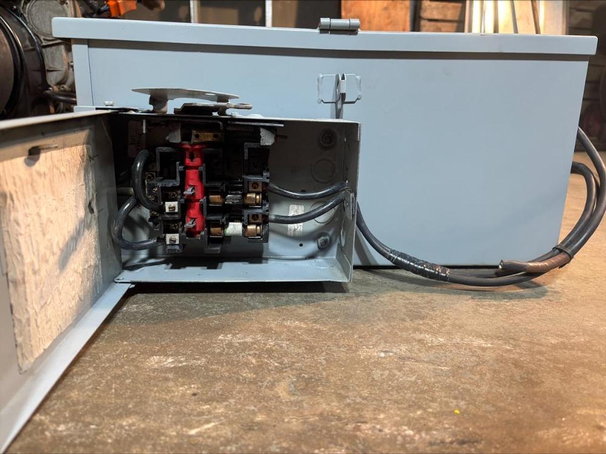 Used Sieb SE300 Scrap Lifting Lift Magnet System w Generator / Hubbell Controller