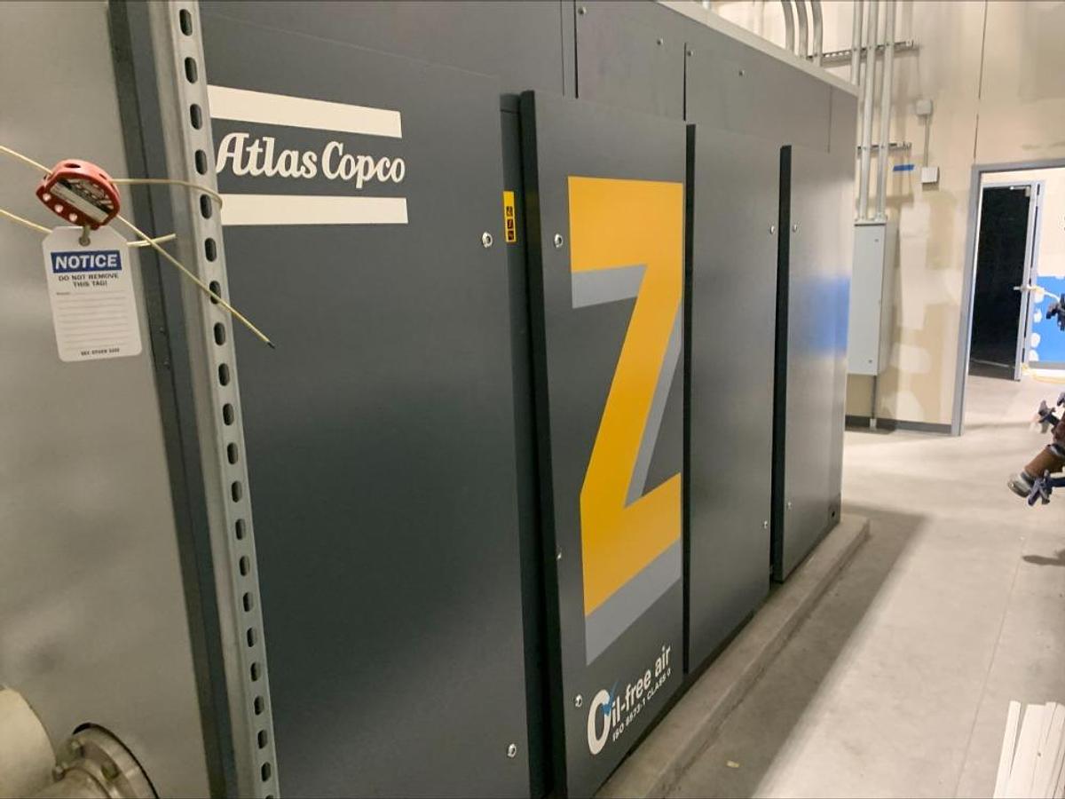 Used 2022 Atlas Copco ZA5VSD Oil Free VSD Rotary Screw Air Compressor 2124 Hrs 335 HP