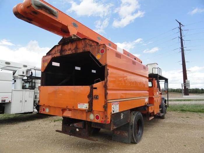 Used 2011 FREIGHTLINER BUSINESS CLASS M2 106
