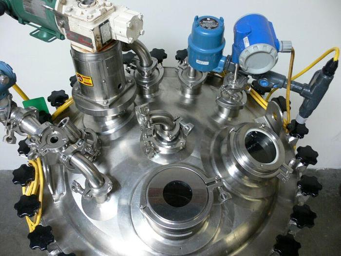 Used Mueller 300 Liter Stainless Steel 100 PSI Reactor w/ Agitator & Bottom Valve