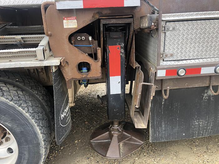 Used PRE EMMISSION 2005 WESTERNSTAR 4900SA TANDEM TRI PICKER TRUCK 