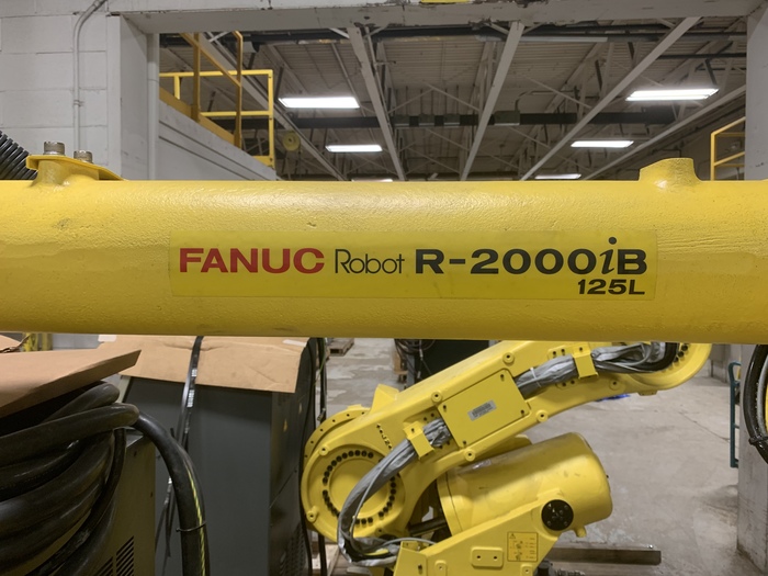 Used FANUC R2000iB/125L 6 AXIS CNC ROBOT WITH R30iA CONTROLLER
