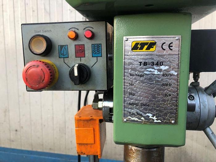 Usato TRAPANO A COLONNA CON DISPOSITIVO DI MASCHIATURA FINO M12