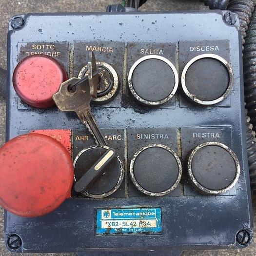 Usato POSIZIONATORE GRANDE DI SALDATURA TECNOMECC