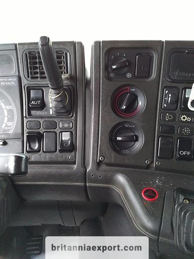 Used 2001 SCANIA P114G 380 tractor unit