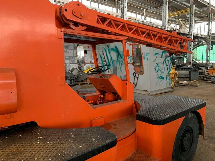 Used JLG Hydraulic Crane, Model: 886D