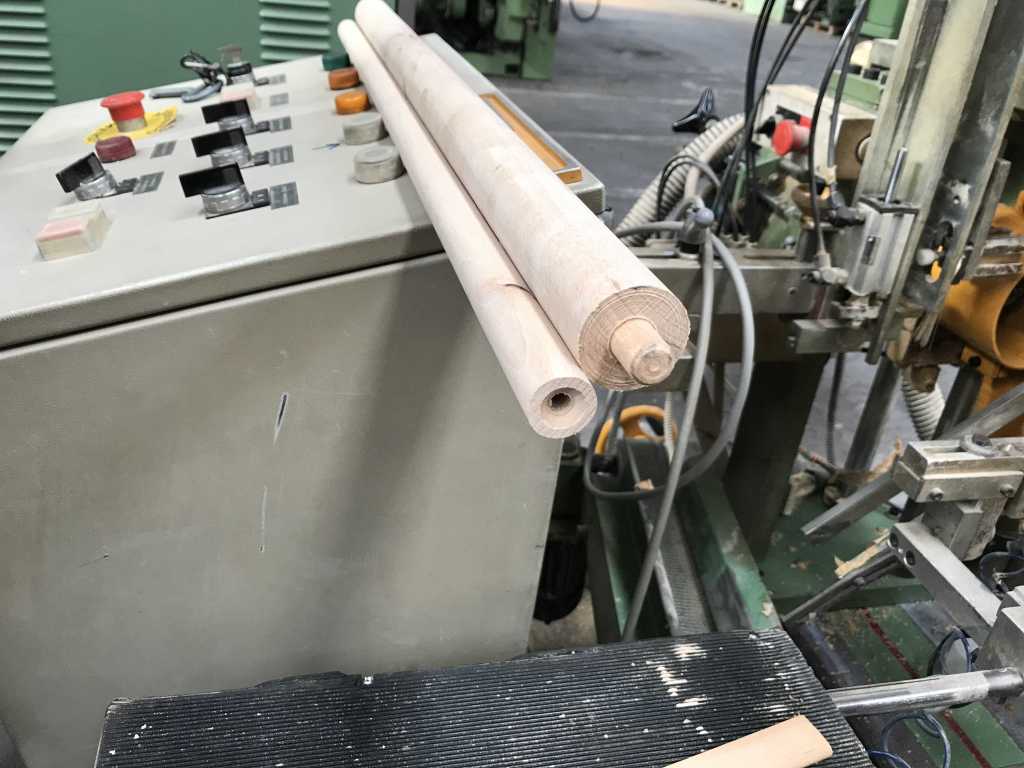 Usato Fresatrice smussatrice automatica per teste di gambe o elementi tondi