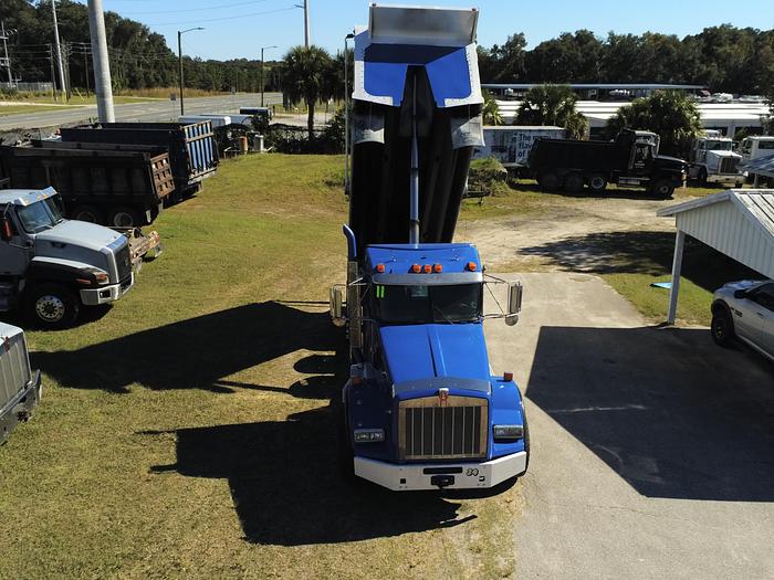 Used 2011 Kenworth T800 tri axle dump truck