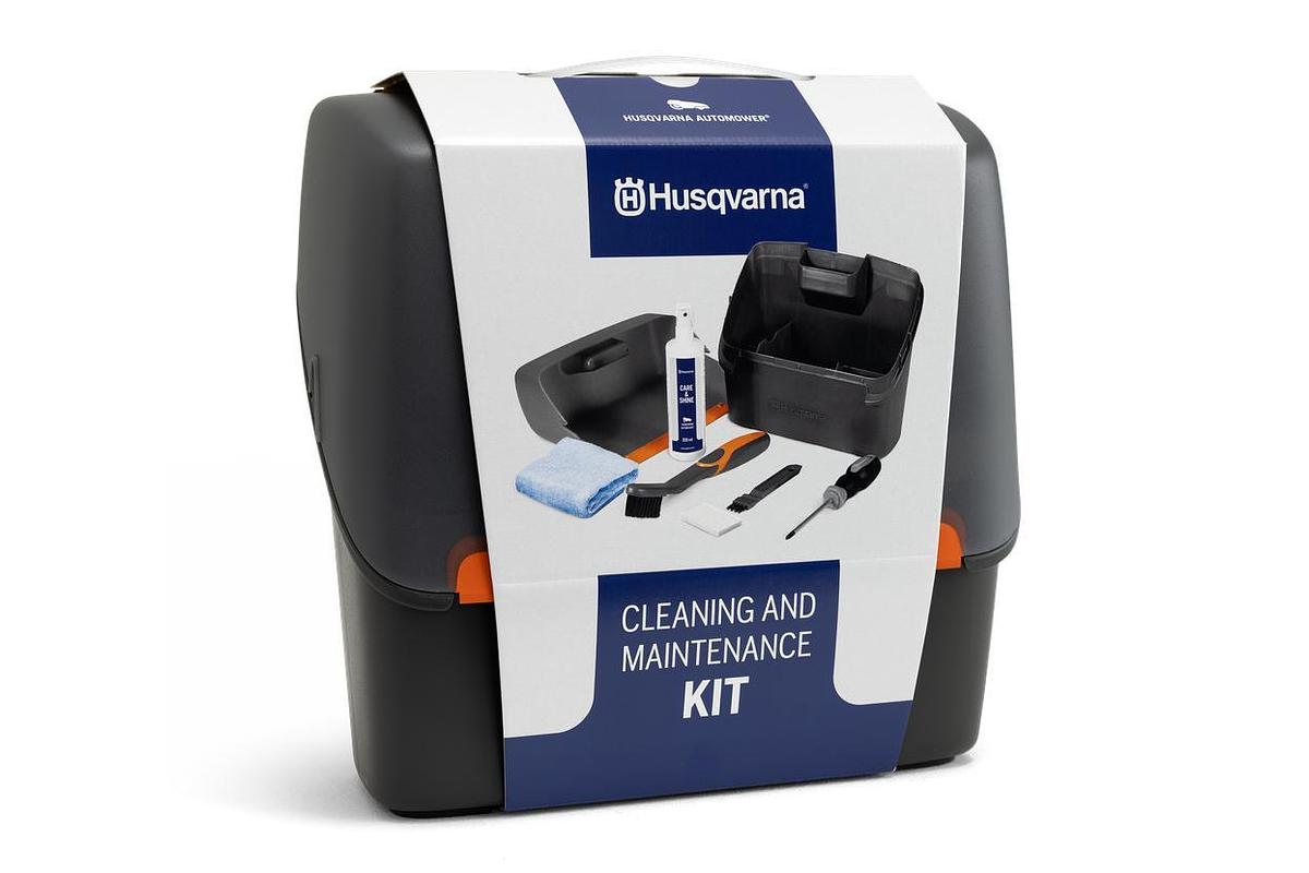 Cleaning and maintenance kit