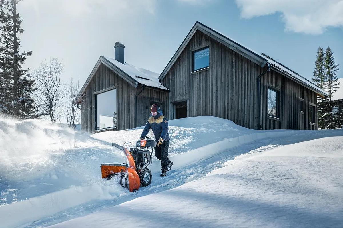 Husqvarna ST 376 Snow Blower