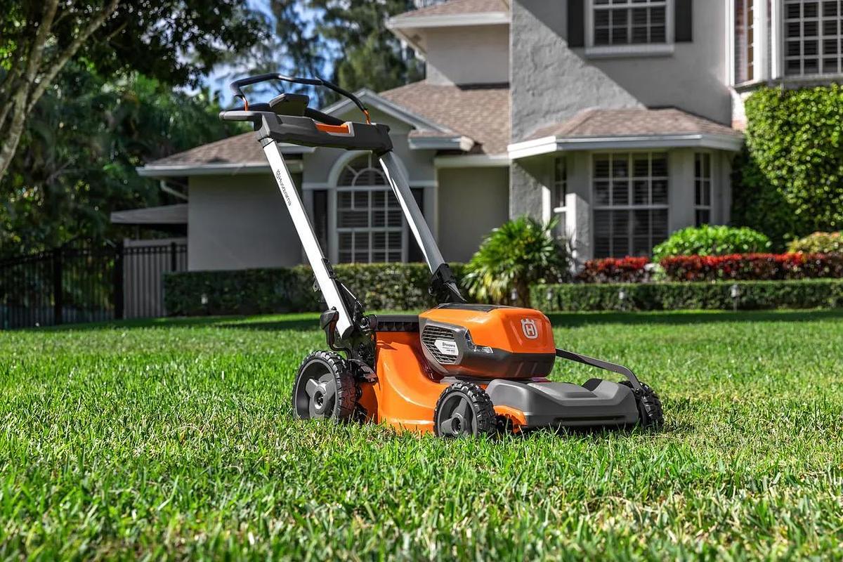 Husqvarna LE322R Lawn Xpert™