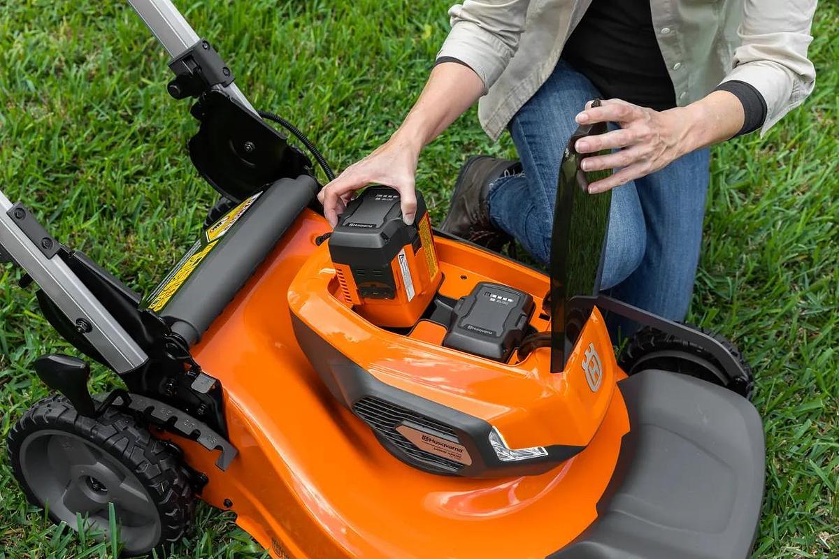 Husqvarna LE322R Lawn Xpert™