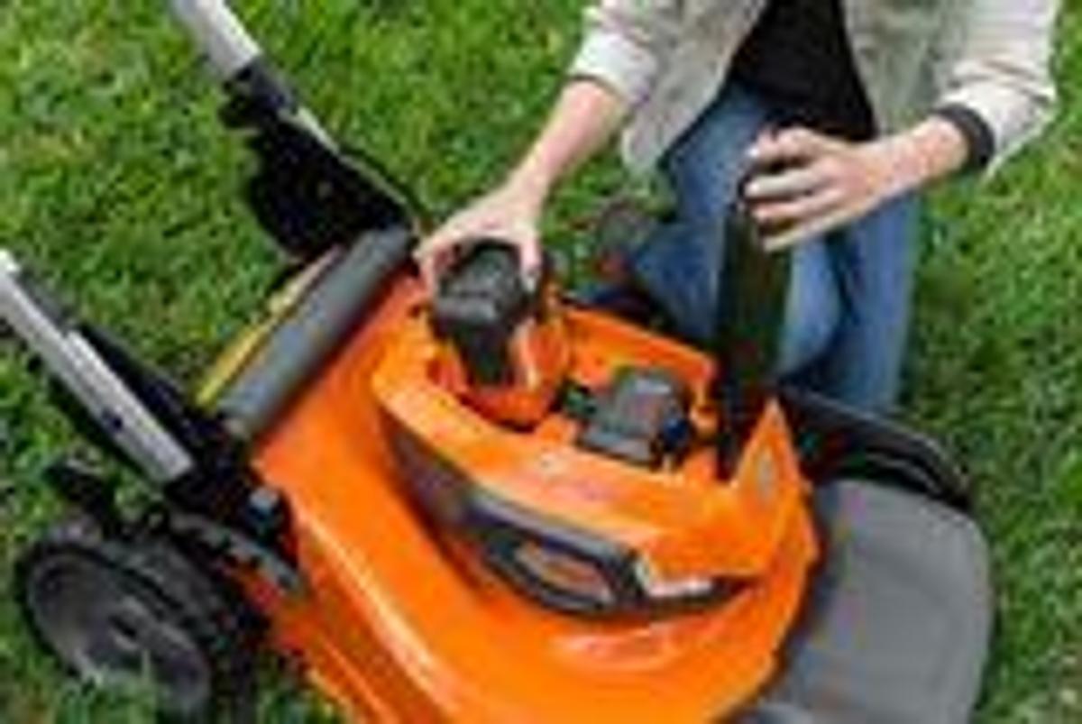 Husqvarna LE322R Lawn Xpert™