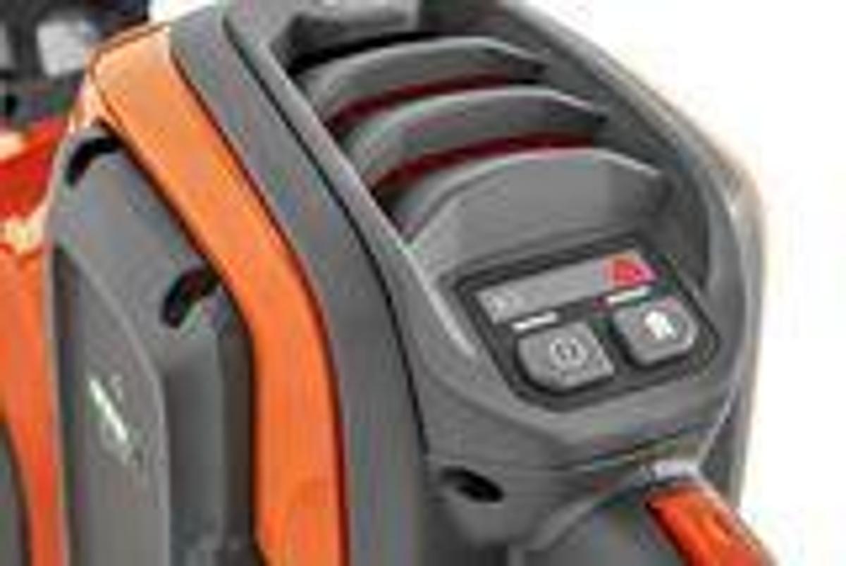 Husqvarna 350i Power Axe with battery charger