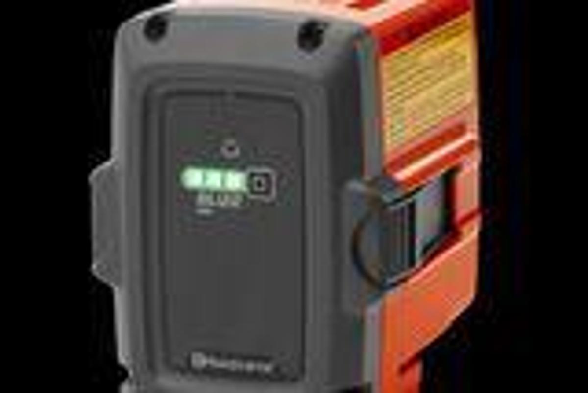 Husqvarna 320iHD60 Hedge Master with battery and charger