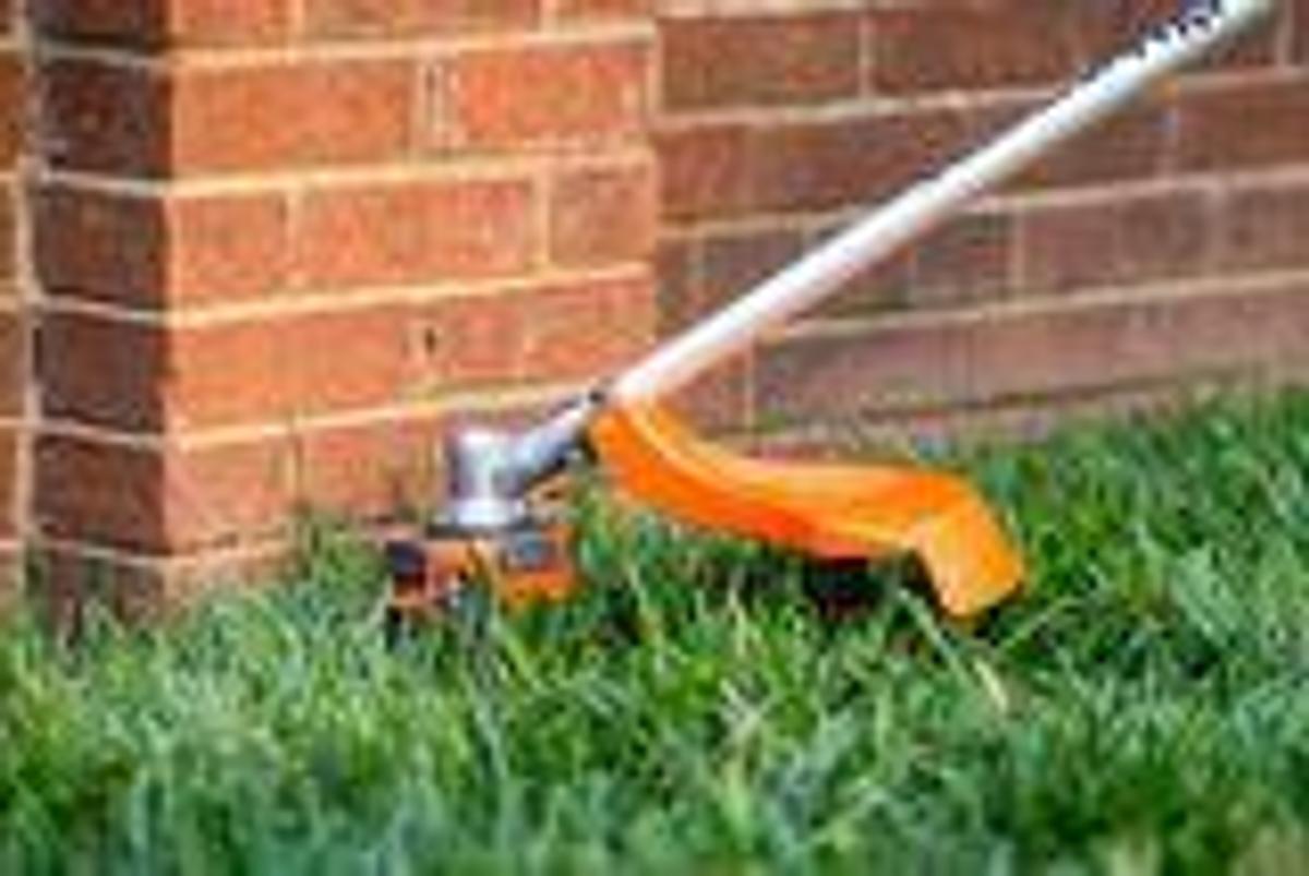Husqvarna 330iKL Combi Switch + String Trimmer (battery and charger included)