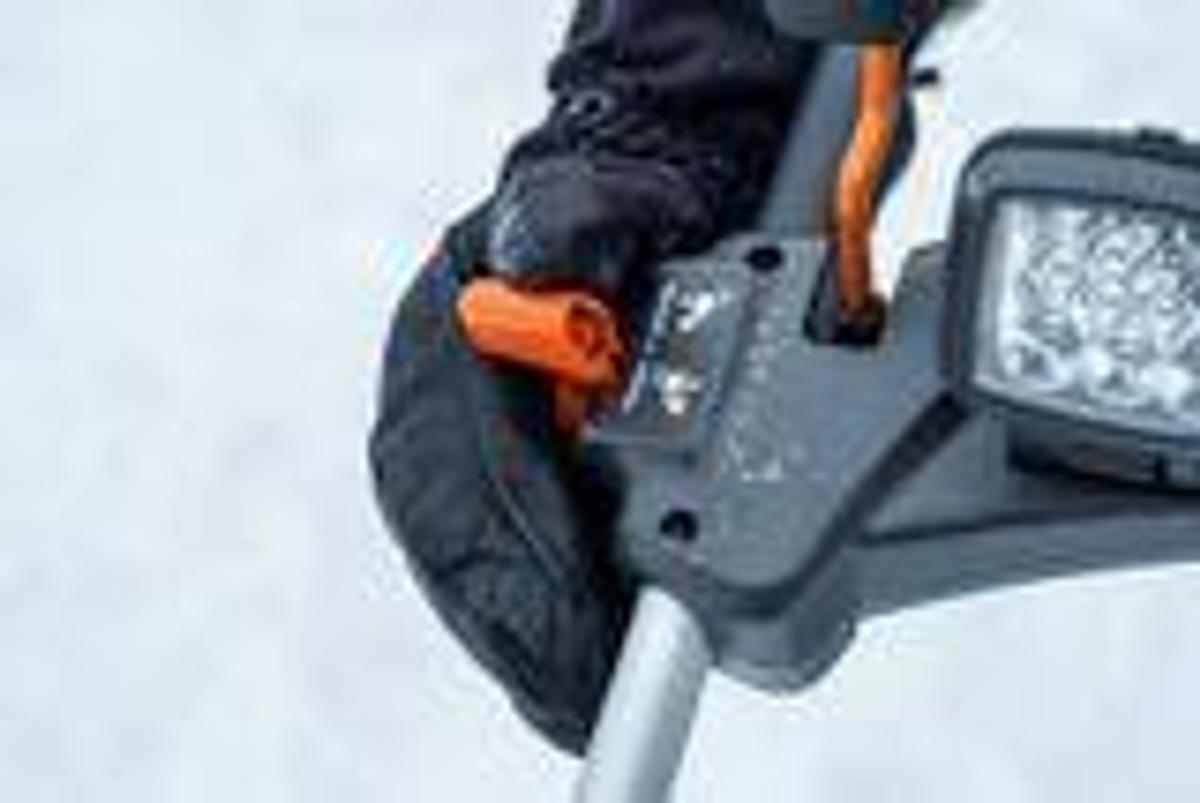 Husqvarna ST 253i Snow Blower