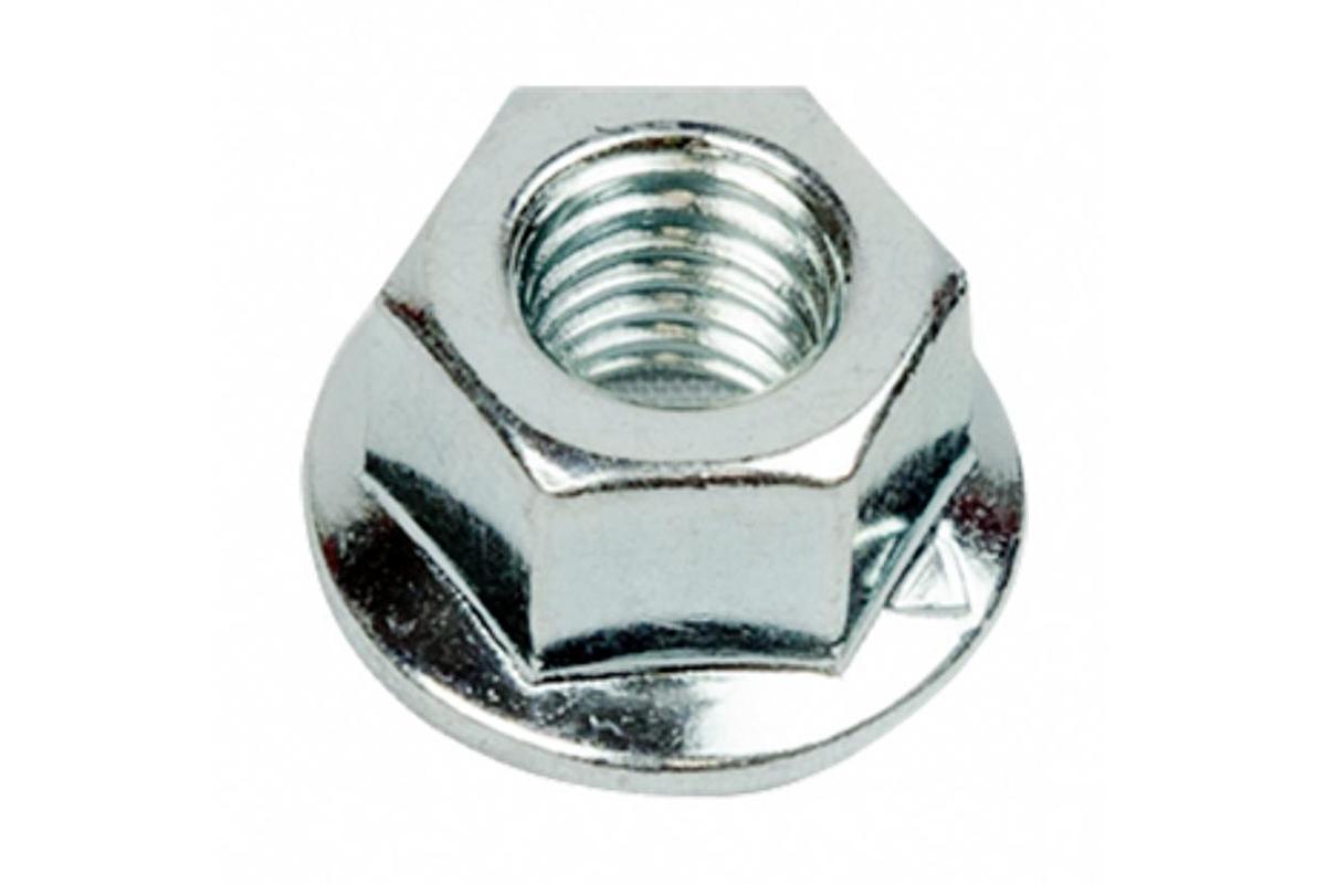 Blade nut