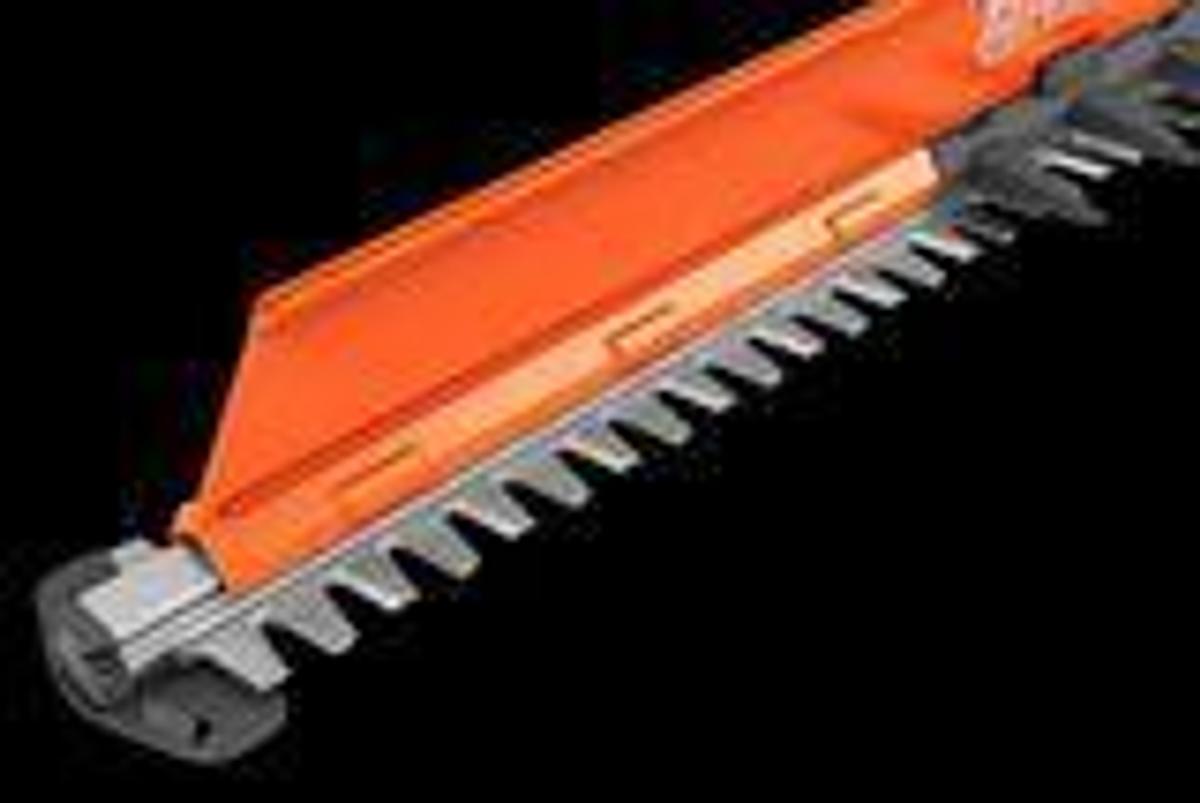 Husqvarna 320iHD60 Hedge Master with battery and charger